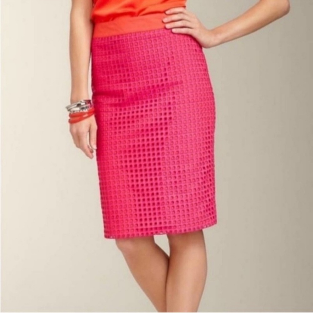 NWT Talbots Pink Eyelet Pencil Skirt Orange Trim. Geometric pattern. Size 4